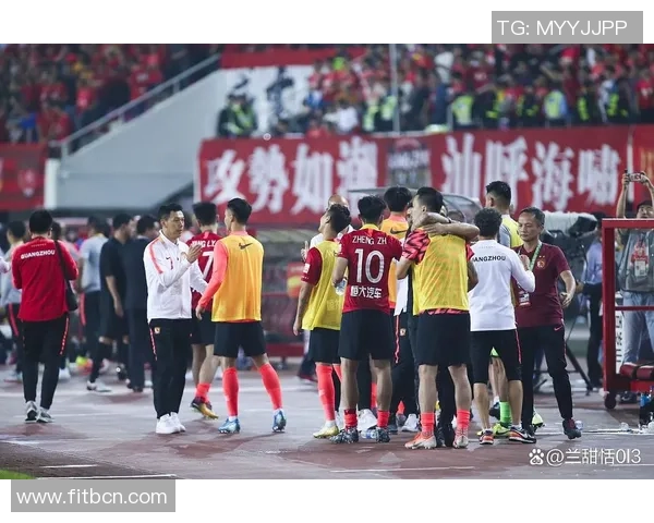 中超赛季中段换帅潮涌现 多队调整战术风格应对挑战